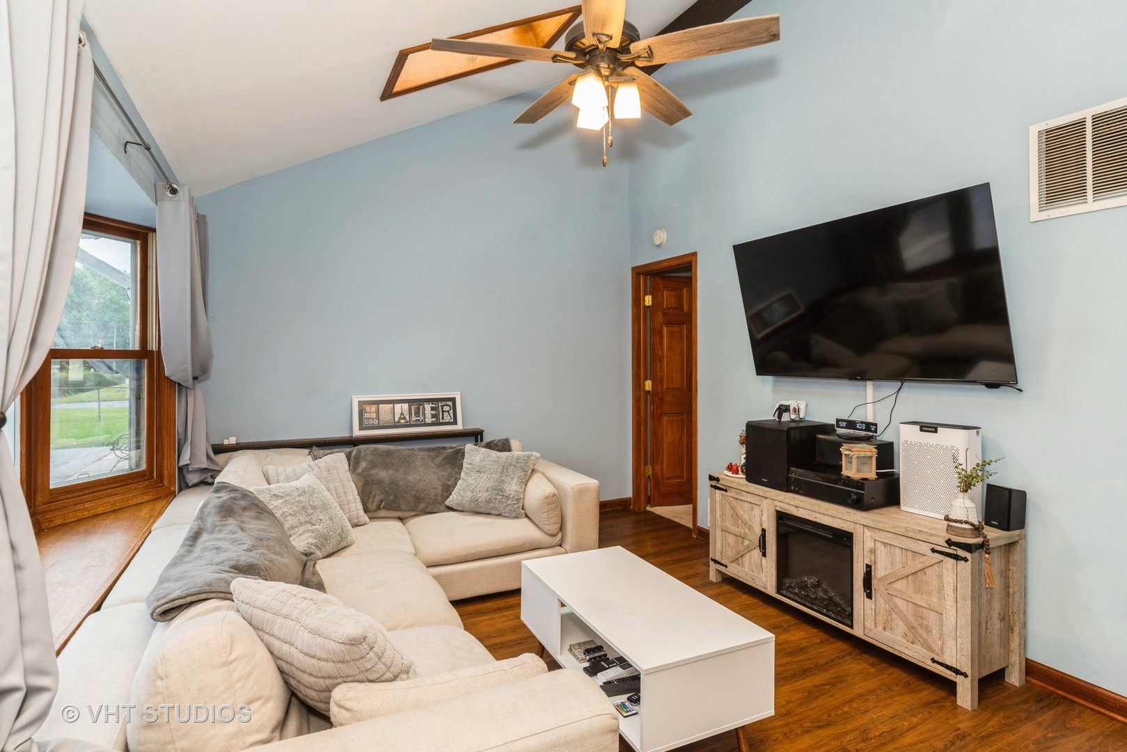 1506 N River Road, McHenry, IL 60051