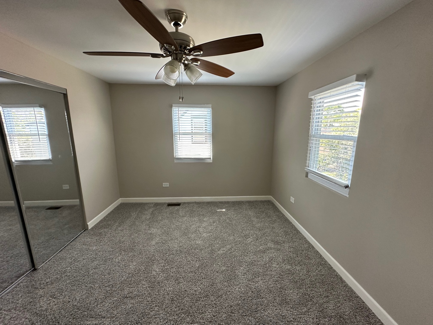 906 S 10th Avenue, Maywood, IL 60153