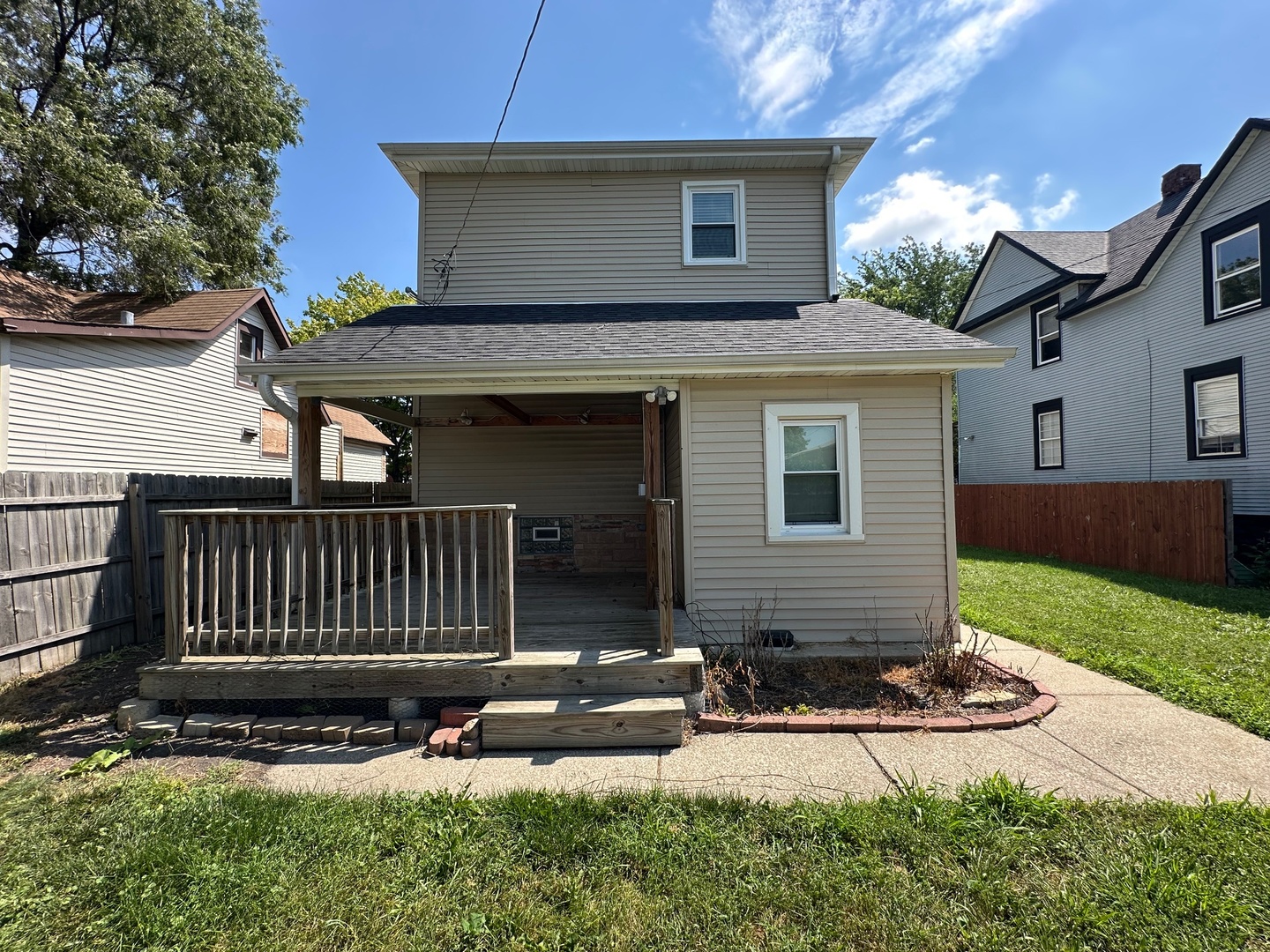 906 S 10th Avenue, Maywood, IL 60153