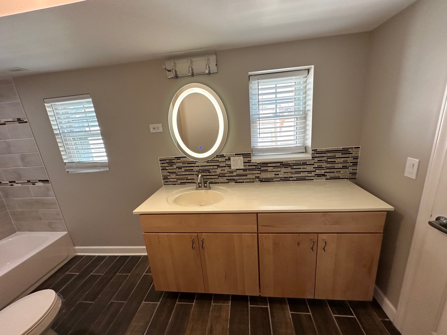 906 S 10th Avenue, Maywood, IL 60153