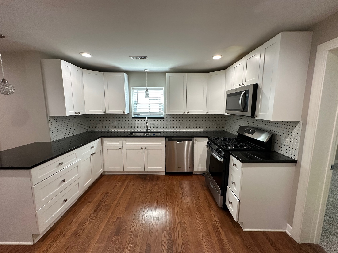 906 S 10th Avenue, Maywood, IL 60153