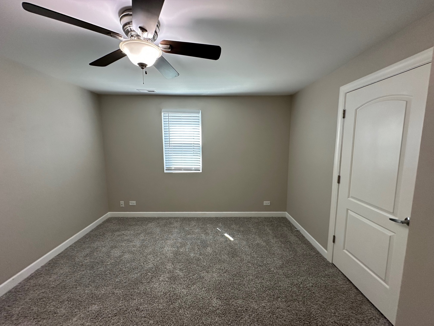 906 S 10th Avenue, Maywood, IL 60153