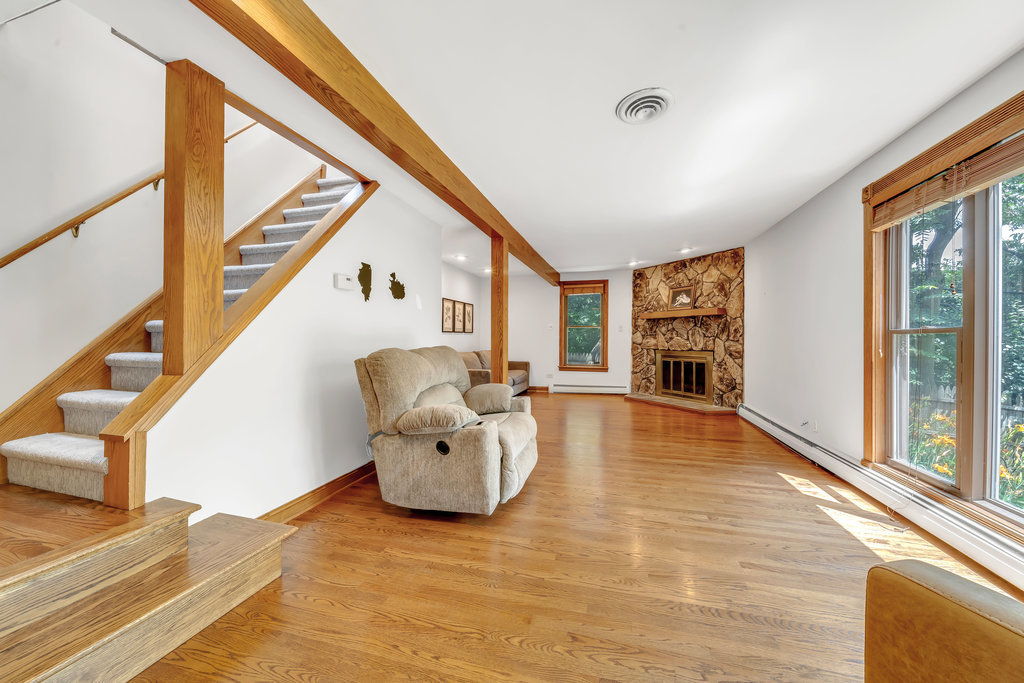 19W681 109th Street, Lemont, IL 60439