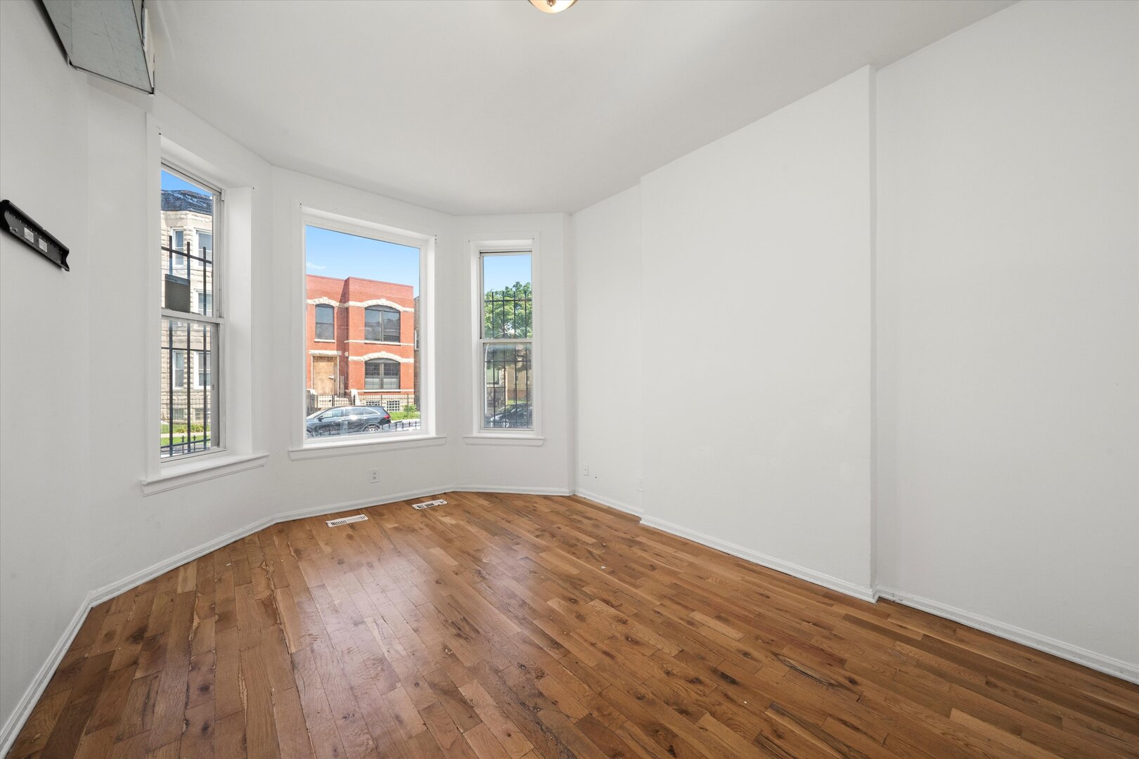 2857 W POLK Street, Chicago, IL 60612