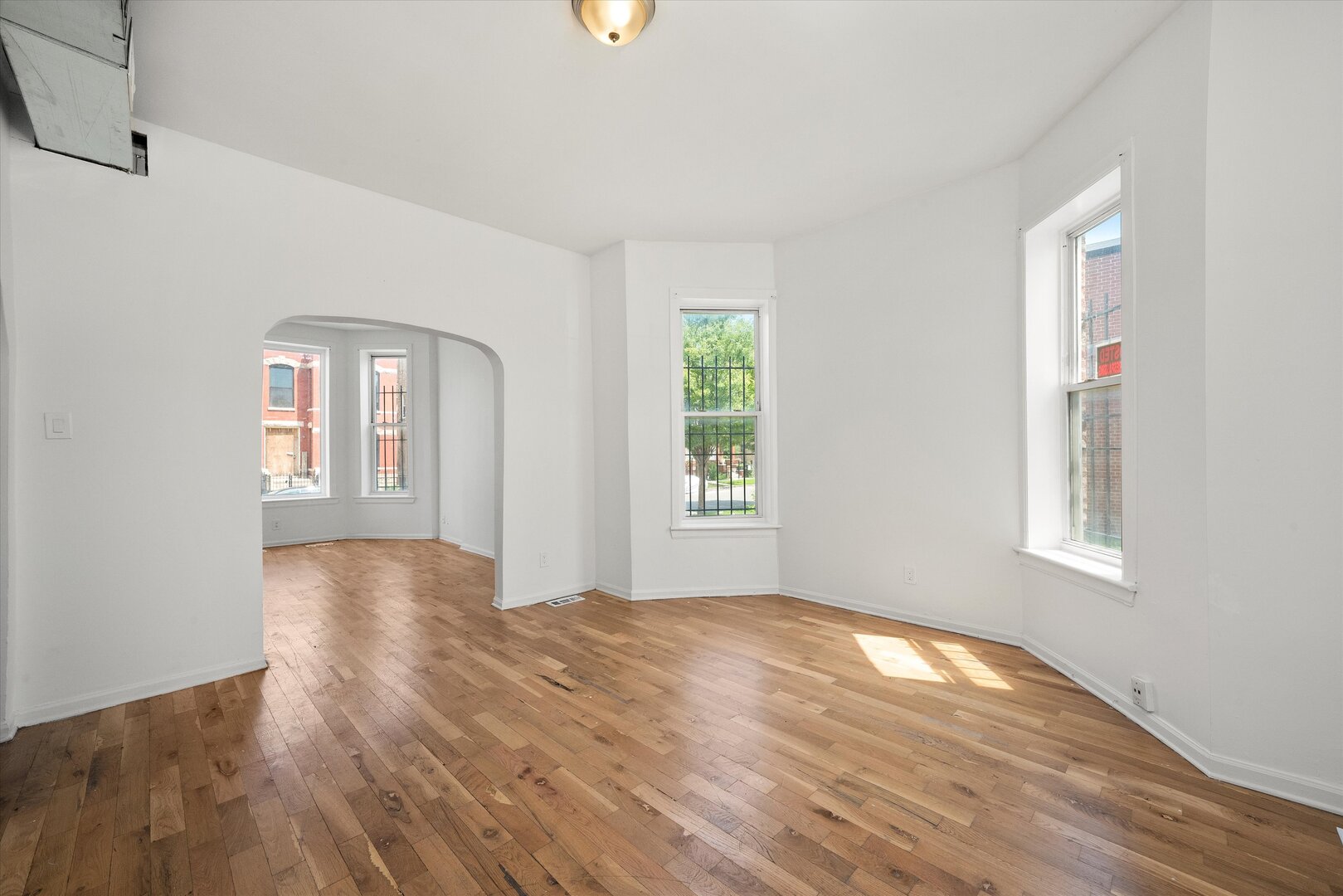 2857 W POLK Street, Chicago, IL 60612