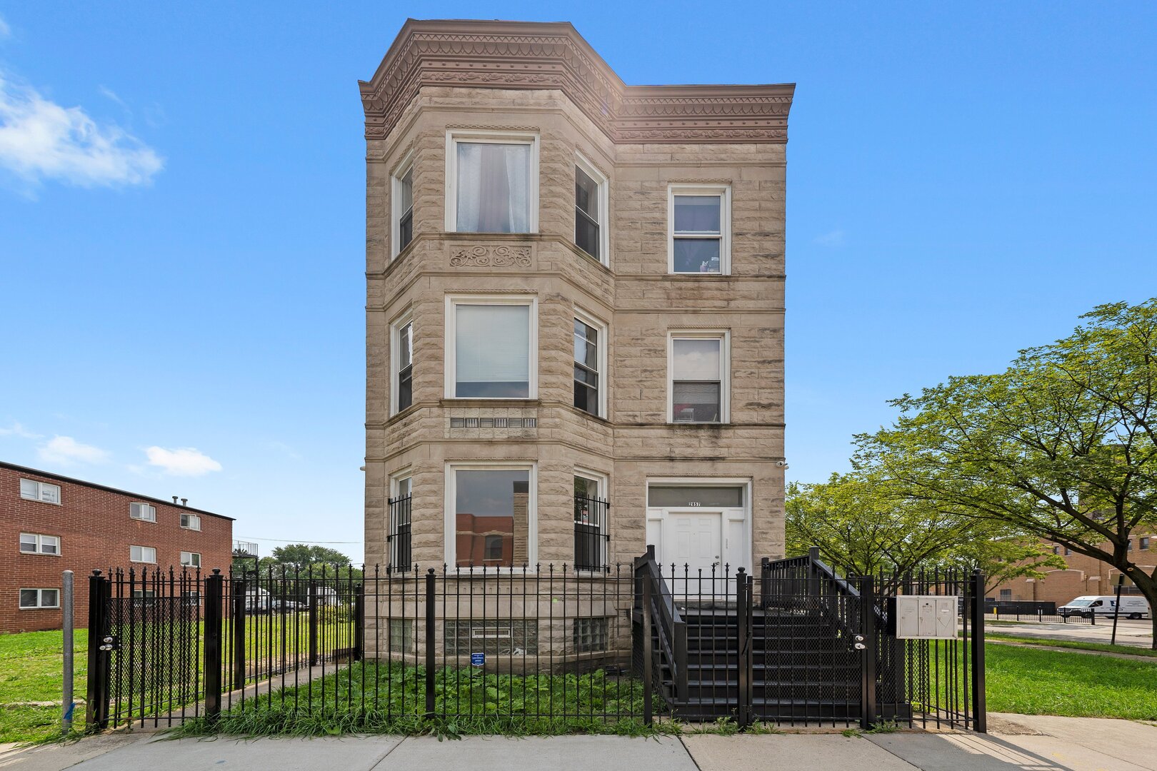 2857 W POLK Street, Chicago, IL 60612