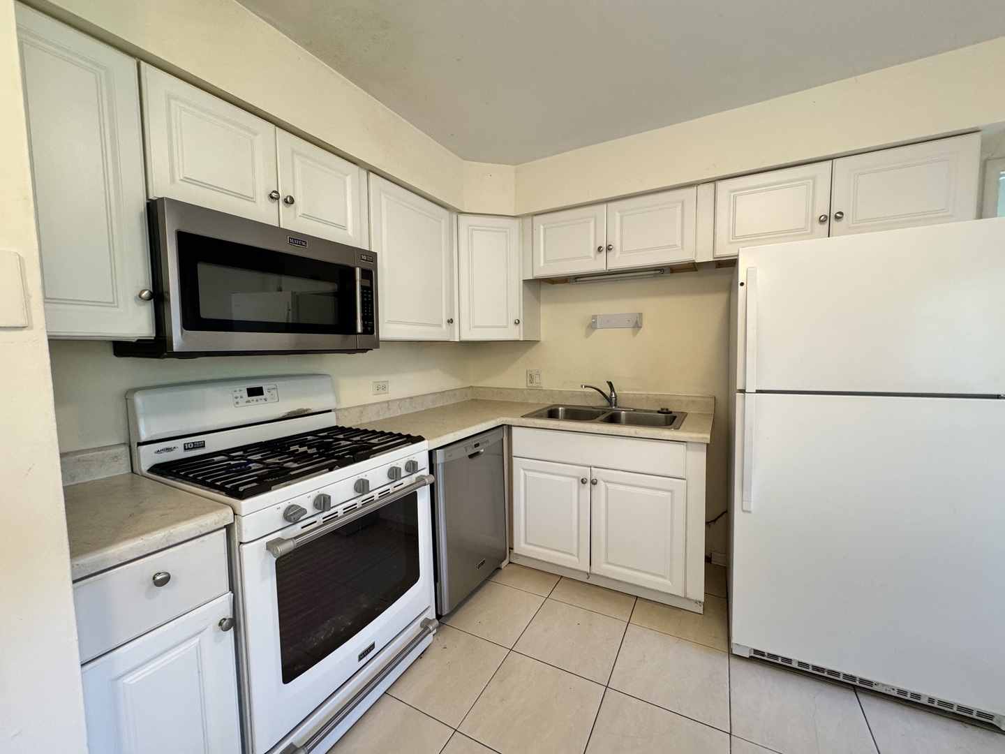 55 W Green Meadows Boulevard, Streamwood, IL 60107