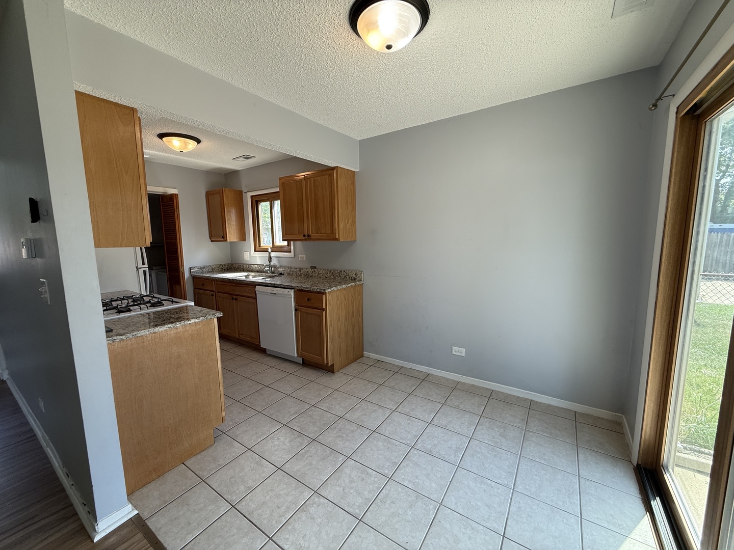 1711 Bell Drive, Hanover Park, IL 60133