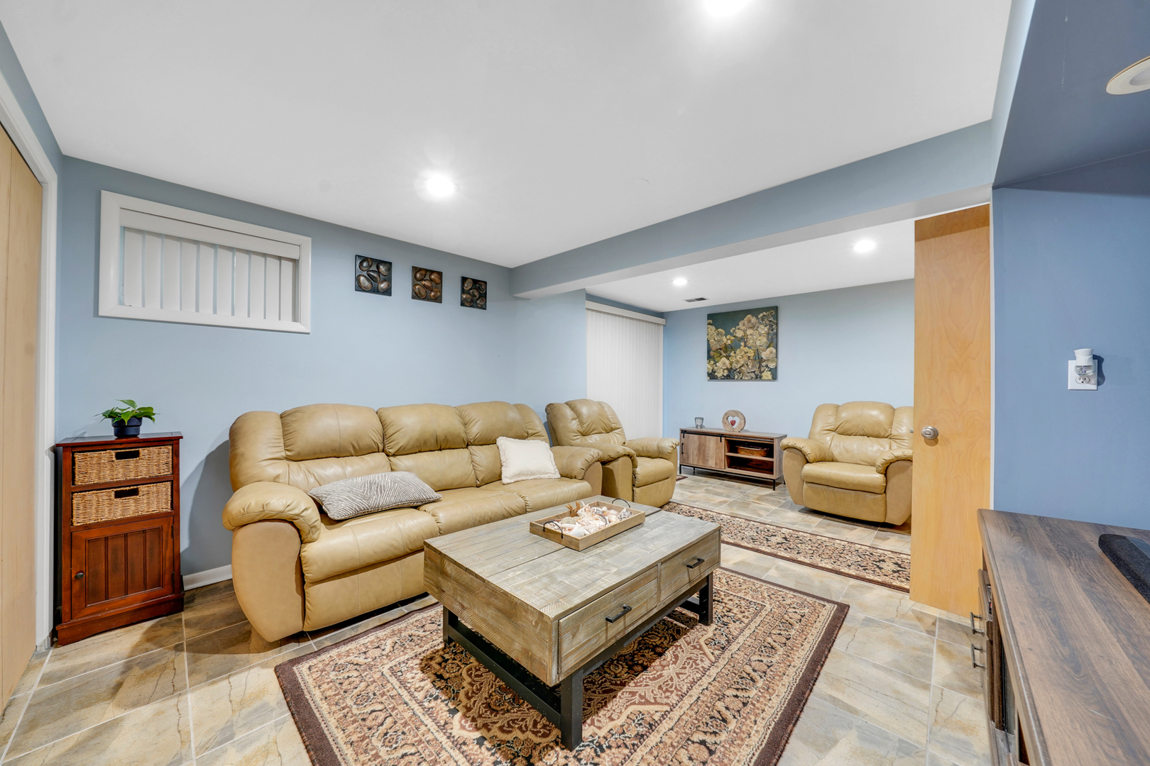 417 Lake Shore Boulevard, Wauconda, IL 60084