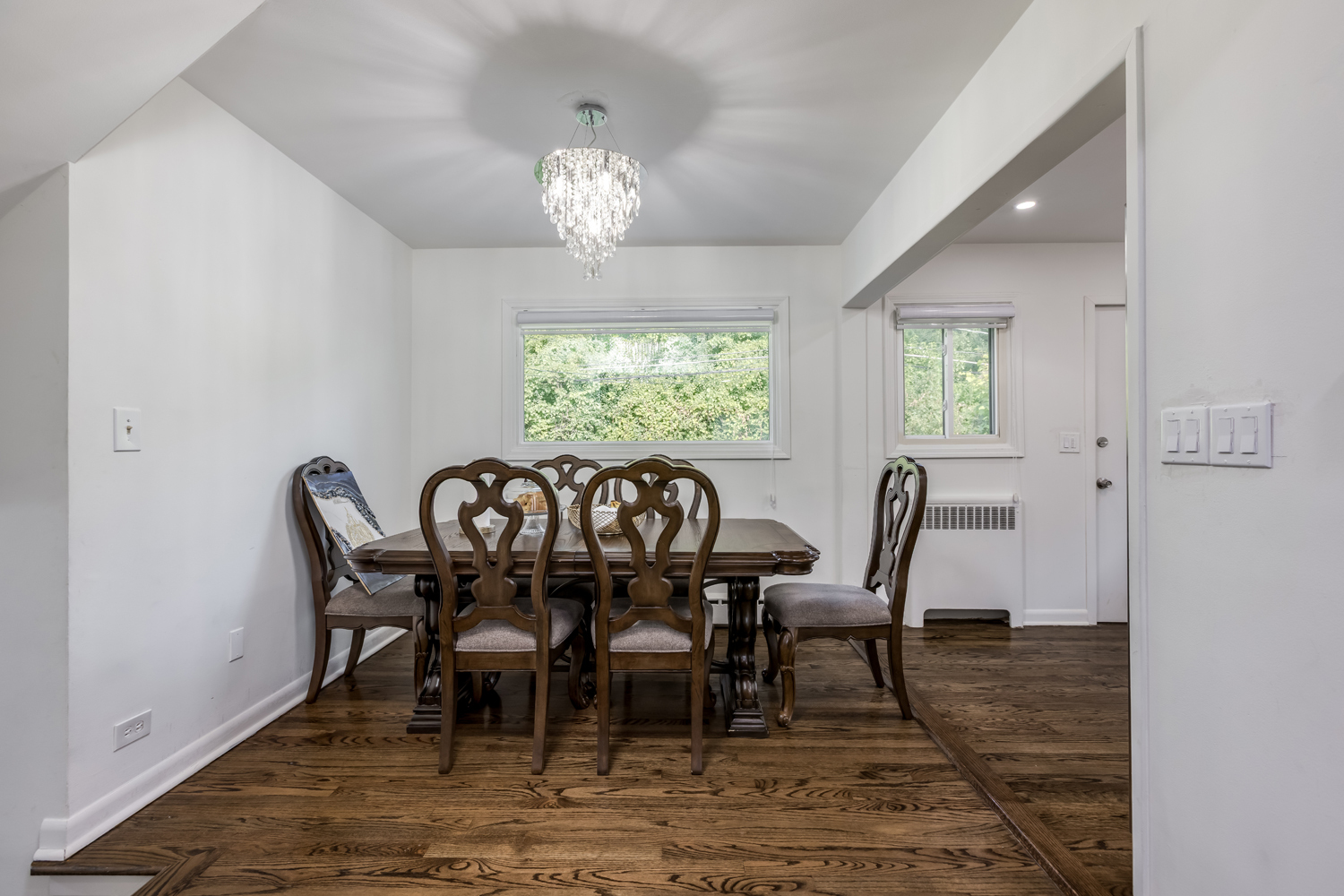 7025 N Kenton Avenue, Lincolnwood, IL 60712