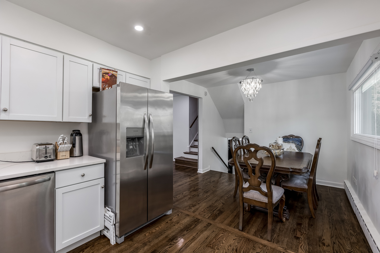 7025 N Kenton Avenue, Lincolnwood, IL 60712