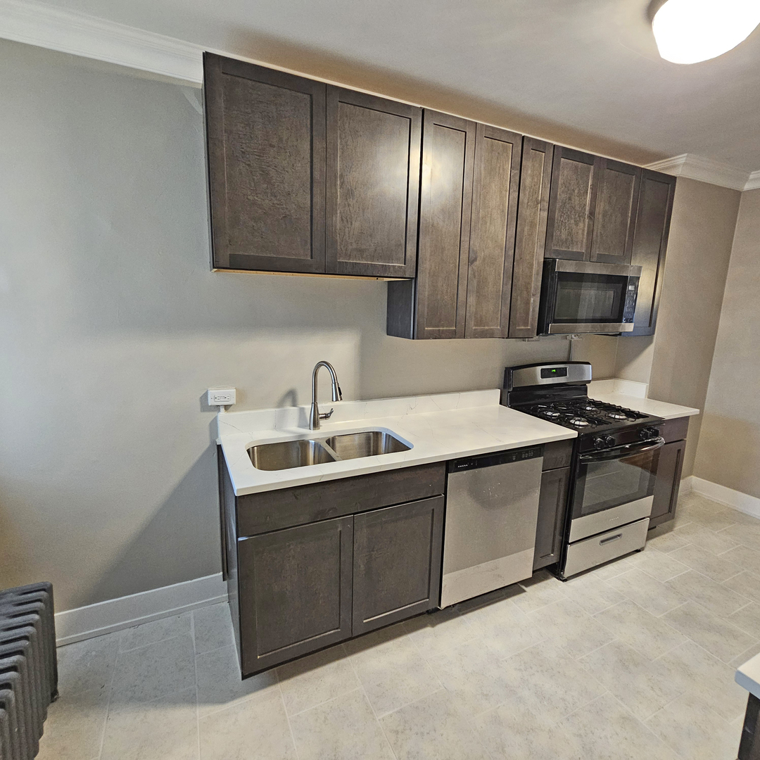424 Wisconsin Avenue #3N, Oak Park, IL 60302