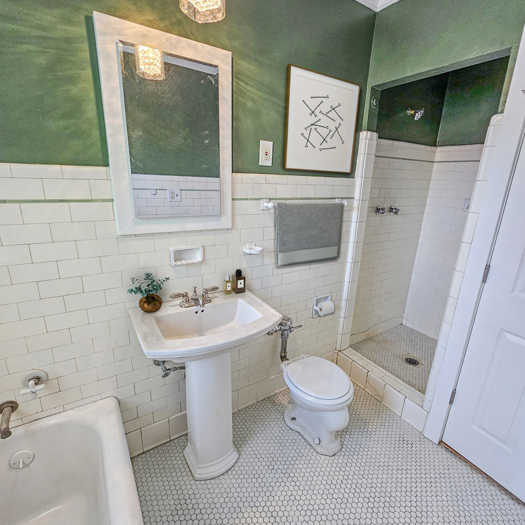 424 Wisconsin Avenue #3N, Oak Park, IL 60302
