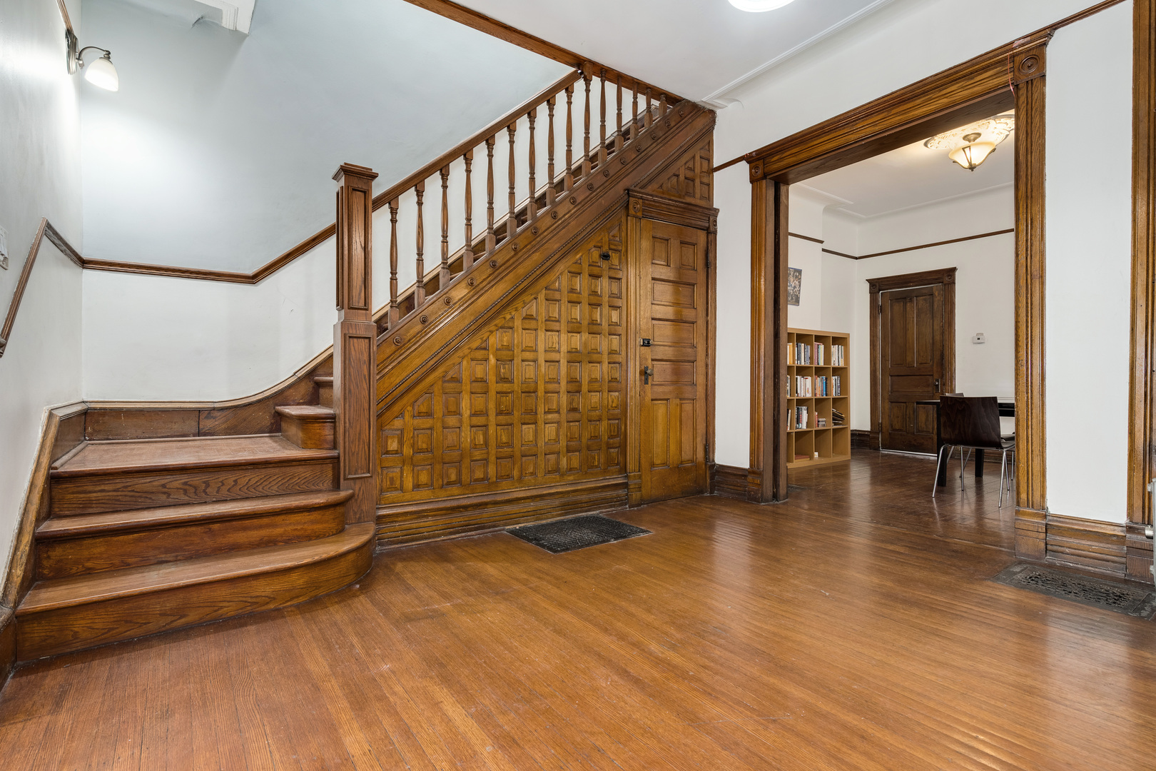 4444 S Berkeley Avenue, Chicago, IL 60653