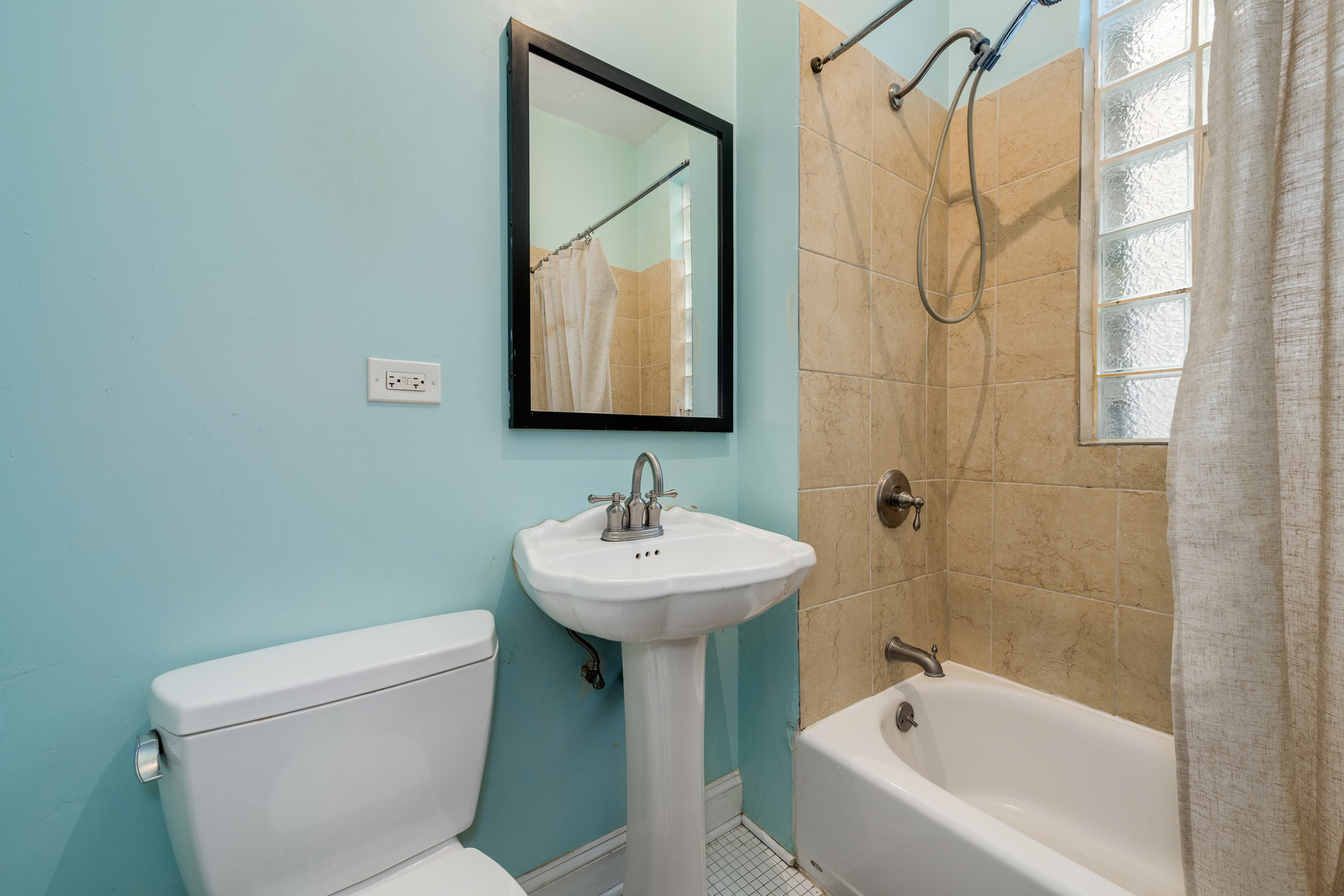 4444 S Berkeley Avenue, Chicago, IL 60653