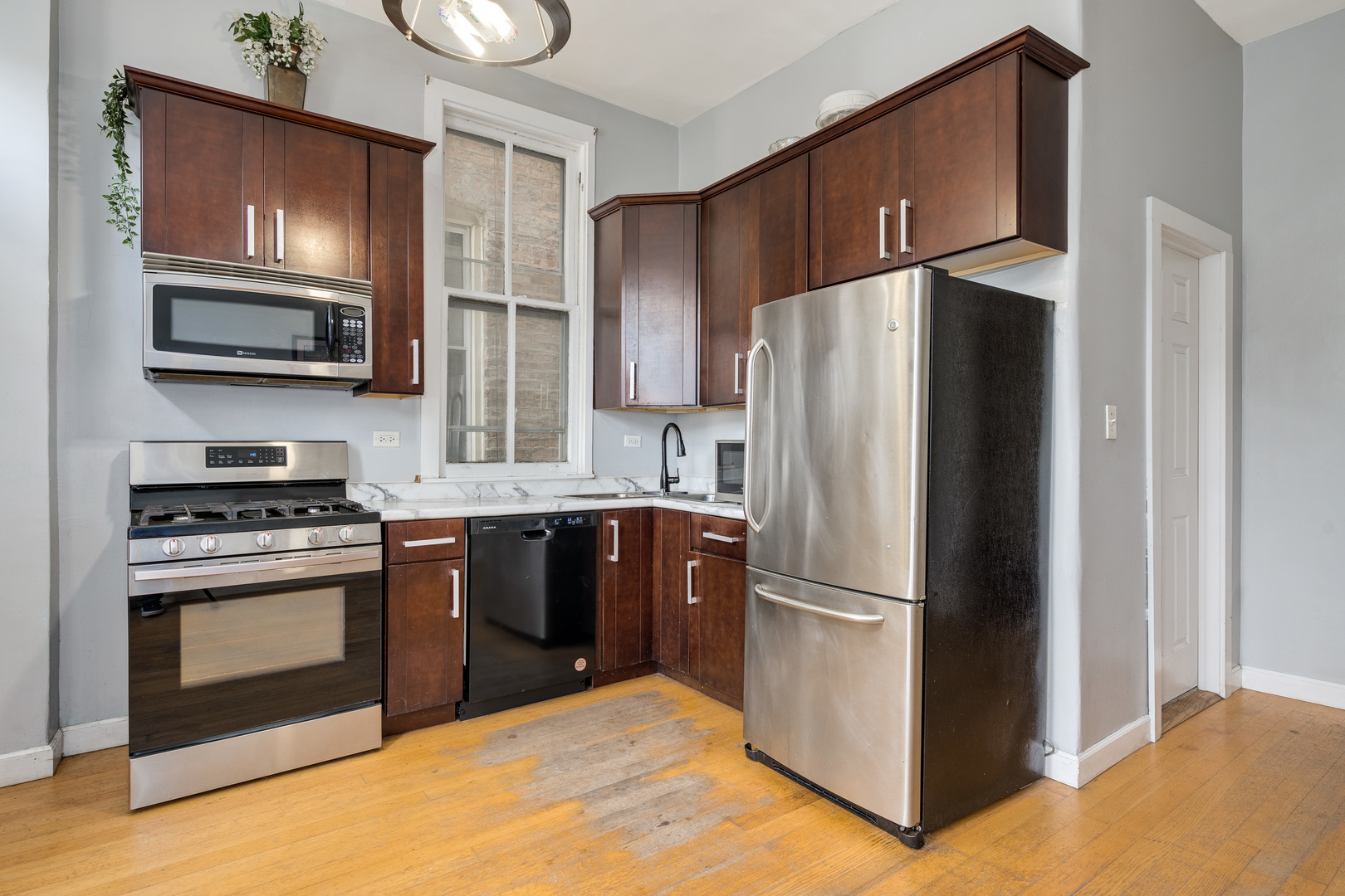 4444 S Berkeley Avenue, Chicago, IL 60653