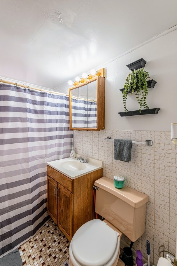 1617 N 35th Avenue, Melrose Park, IL 60160