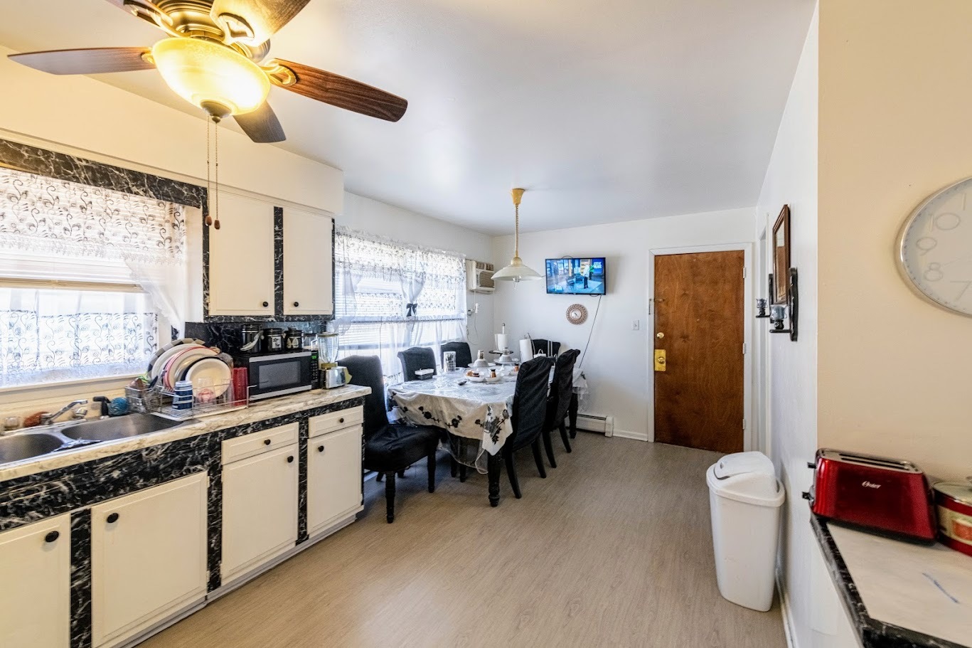 1617 N 35th Avenue, Melrose Park, IL 60160