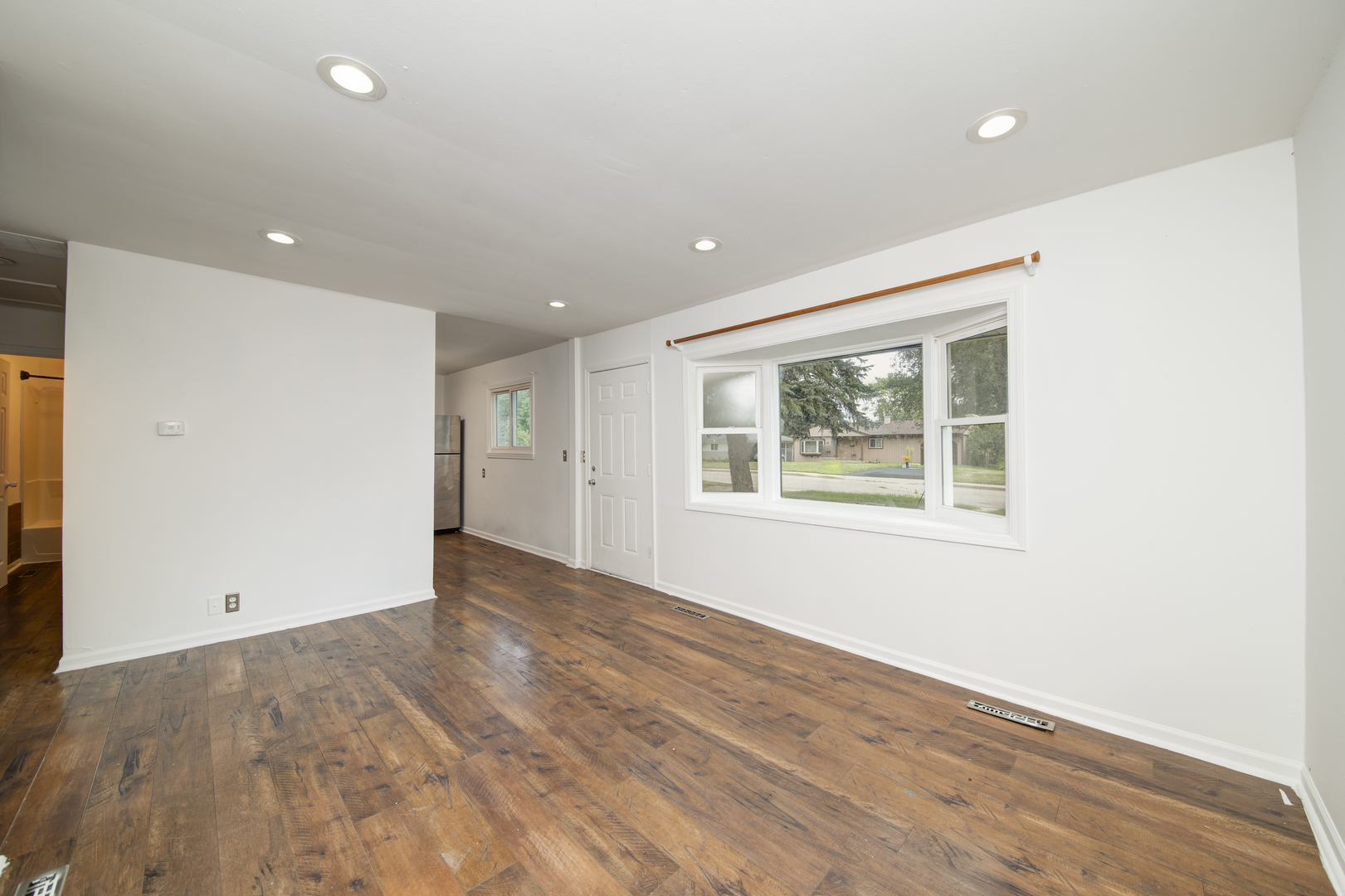 112 Green Lane, Carpentersville, IL 60110