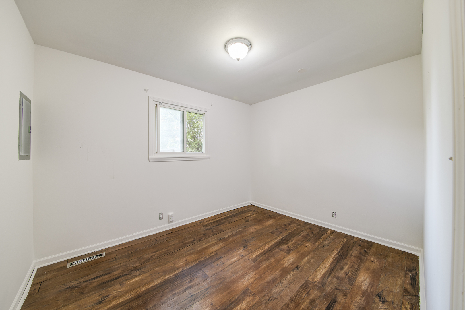 112 Green Lane, Carpentersville, IL 60110