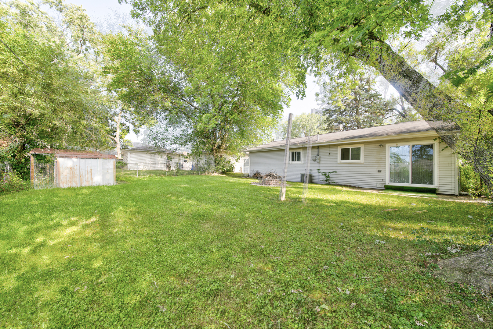 112 Green Lane, Carpentersville, IL 60110