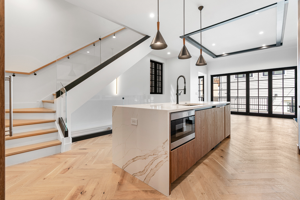 1342 W Wellington Avenue, Chicago, IL 60657