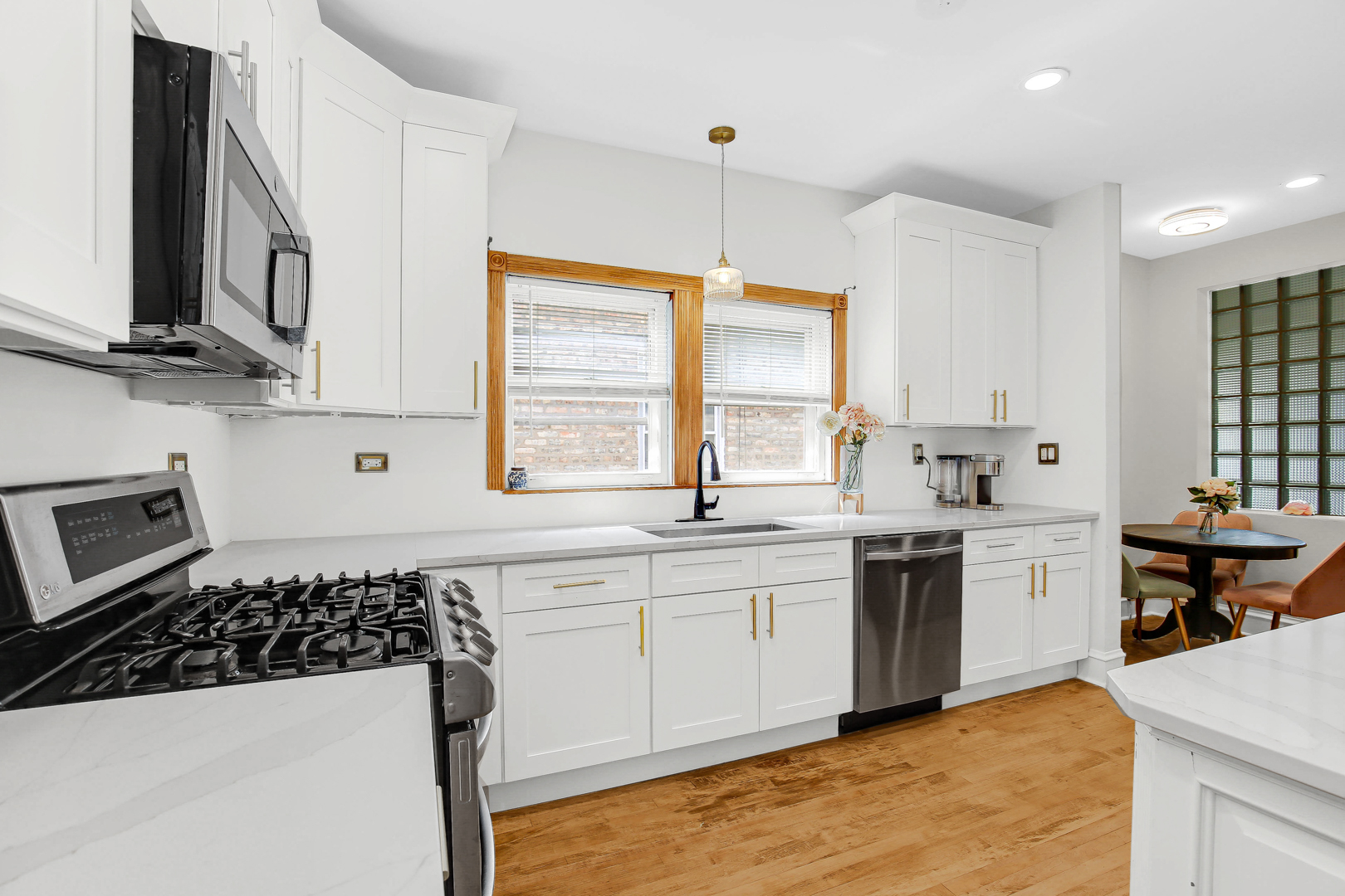 3742 Clinton Avenue, Berwyn, IL 60402