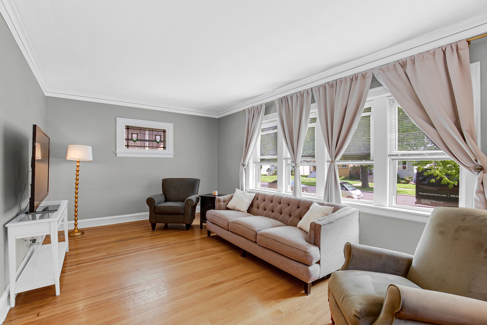 3742 Clinton Avenue, Berwyn, IL 60402