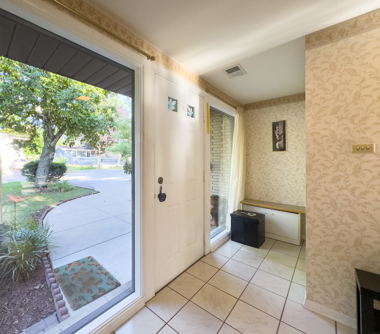 636 Clearview Drive, Glenview, IL 60025