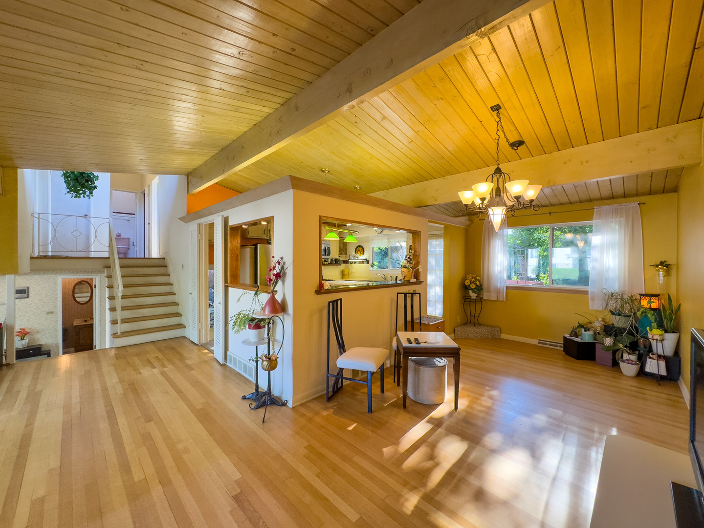 636 Clearview Drive, Glenview, IL 60025