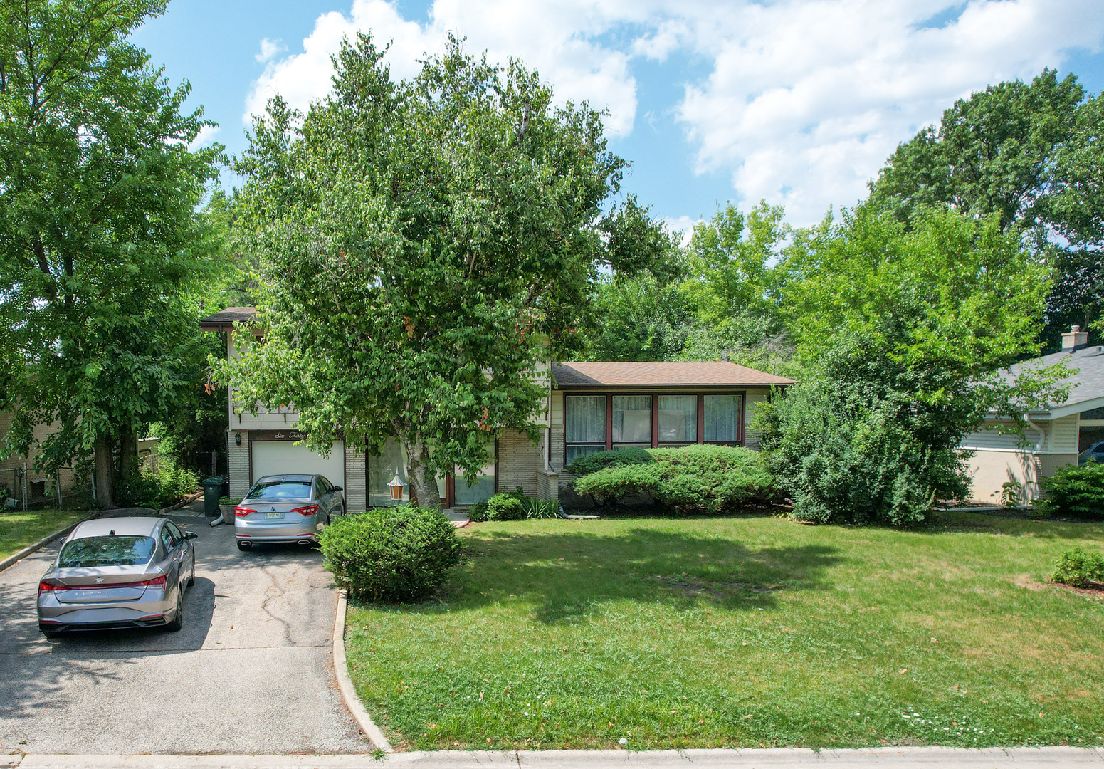 636 Clearview Drive, Glenview, IL 60025