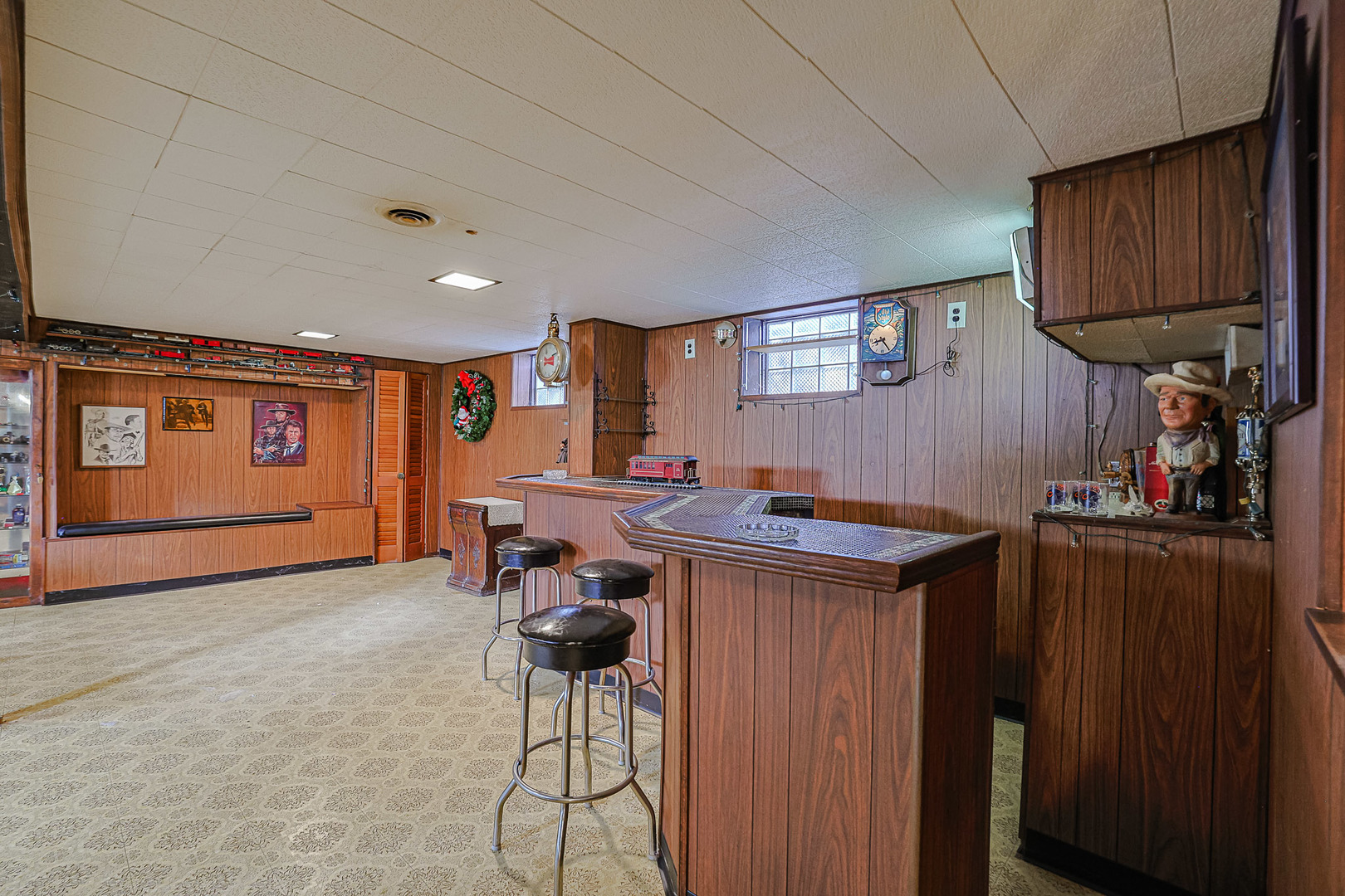 7453 W Keeney Street, Niles, IL 60714