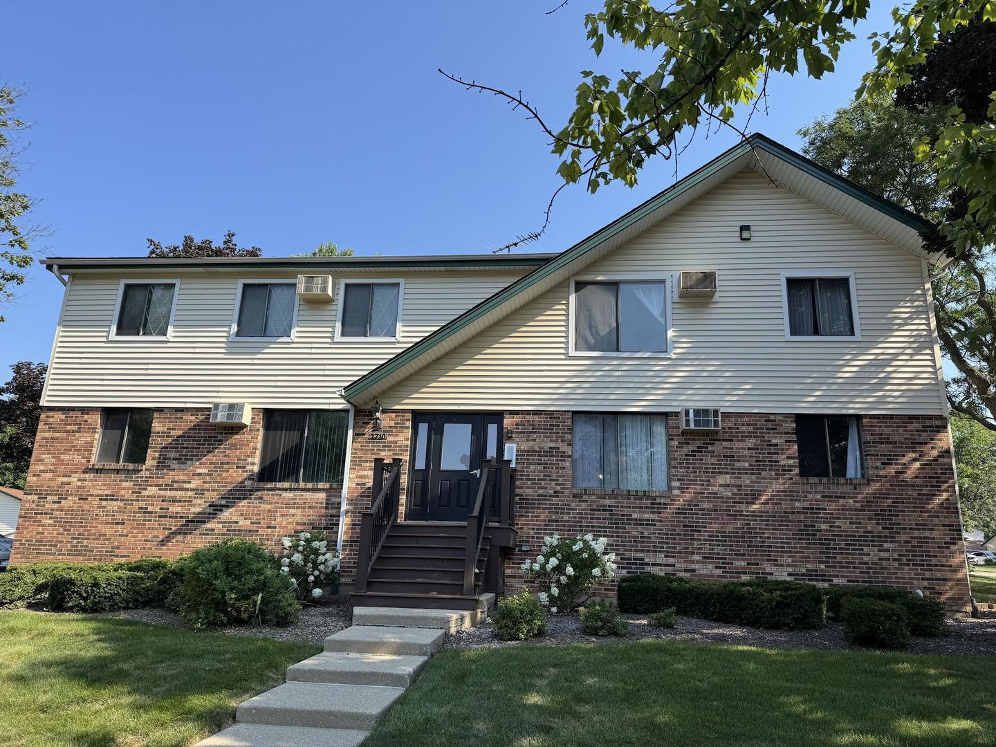 2710 Northcreek Drive #1804, Woodridge, IL 60517