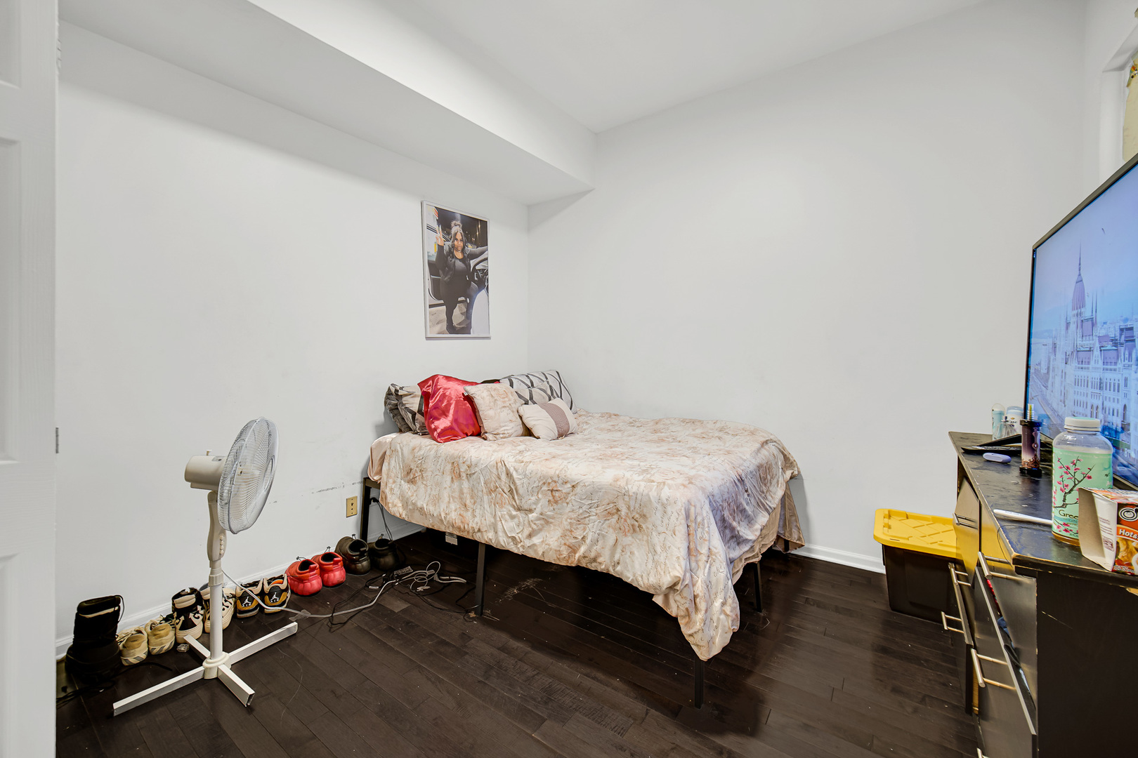 4250 S Cottage Grove Avenue #2S, Chicago, IL 60653