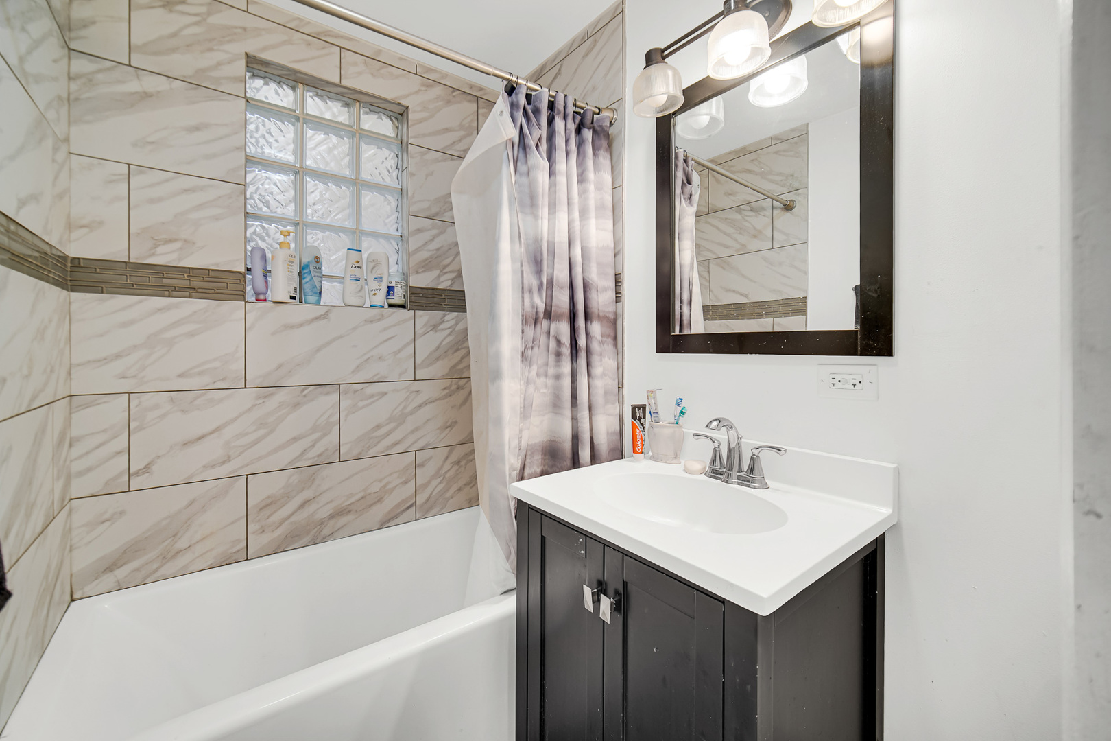 4250 S Cottage Grove Avenue #2S, Chicago, IL 60653
