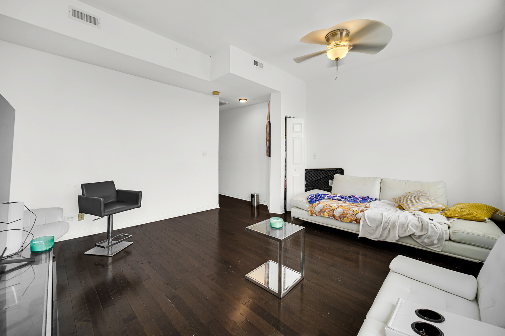 4250 S Cottage Grove Avenue #2S, Chicago, IL 60653