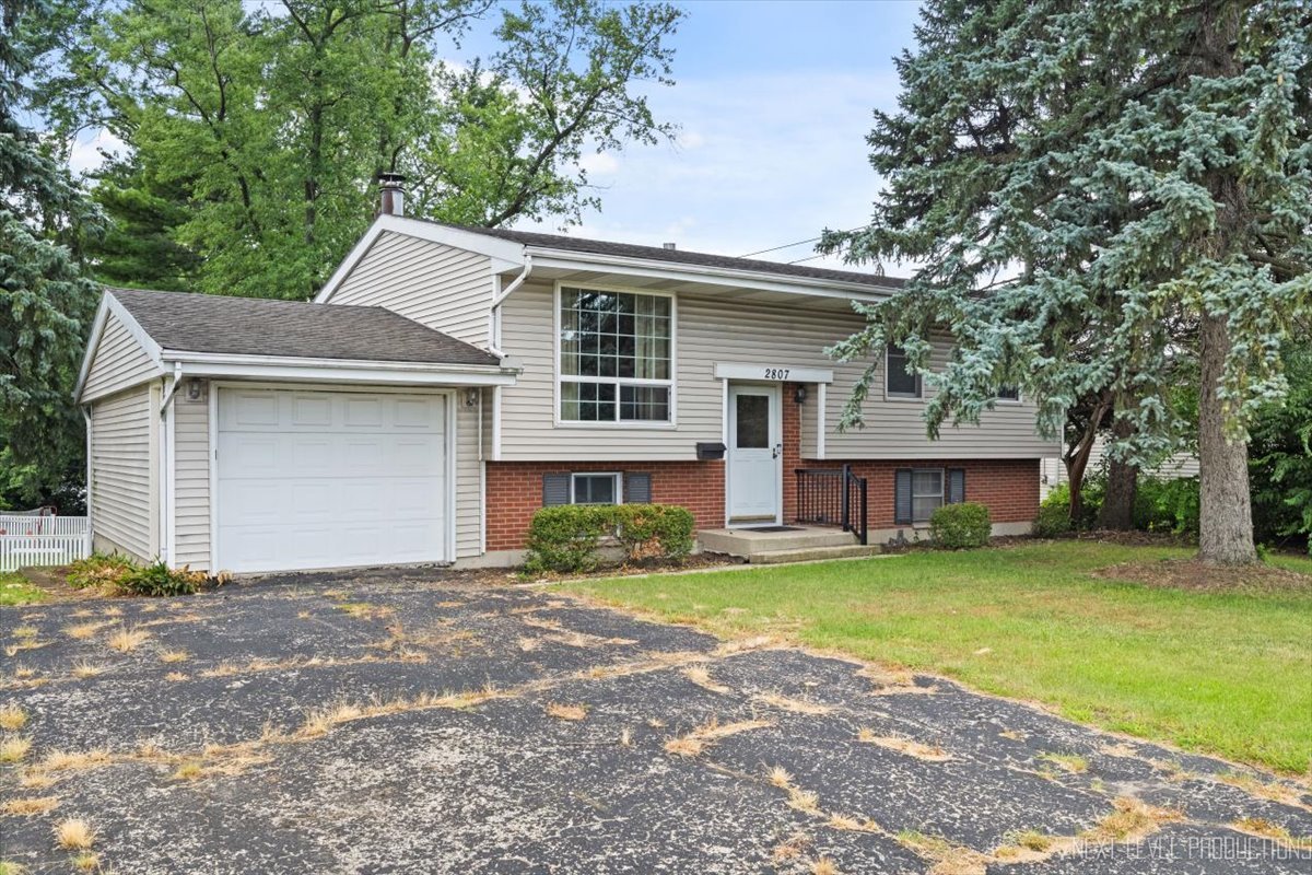 2807 75th Street, Woodridge, IL 60517