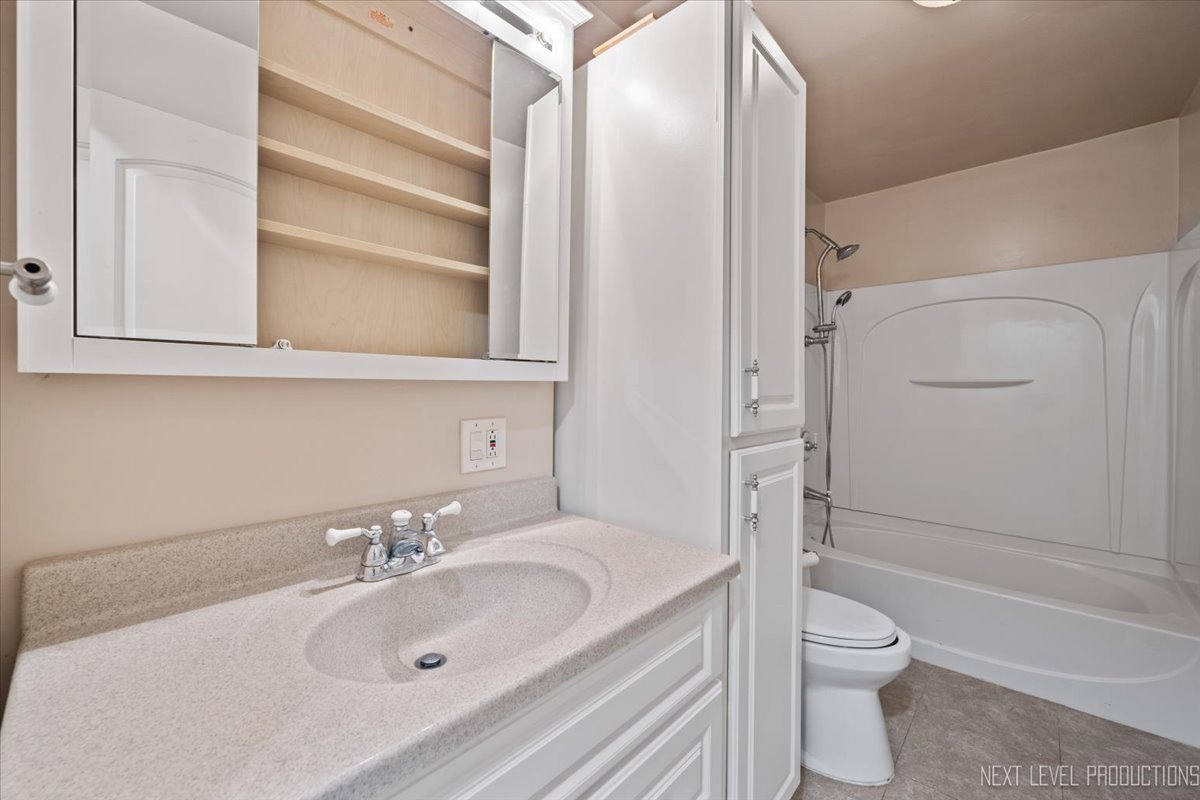 2807 75th Street, Woodridge, IL 60517