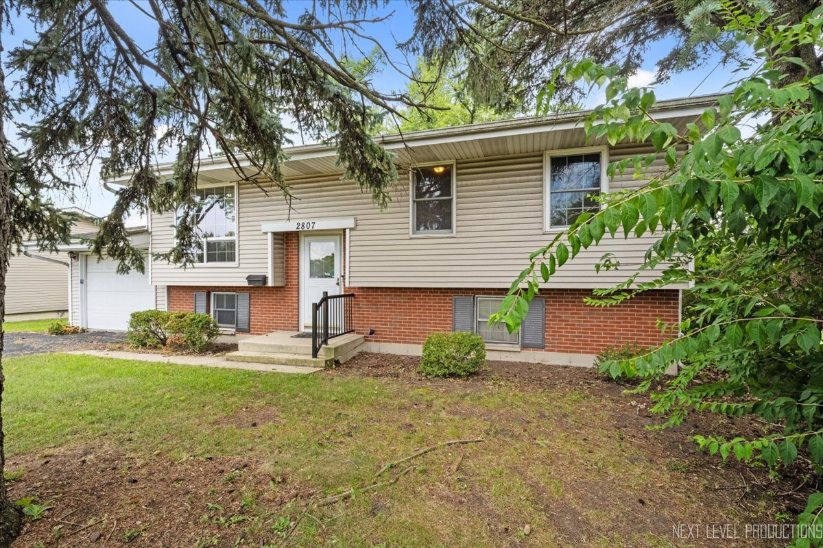 2807 75th Street, Woodridge, IL 60517