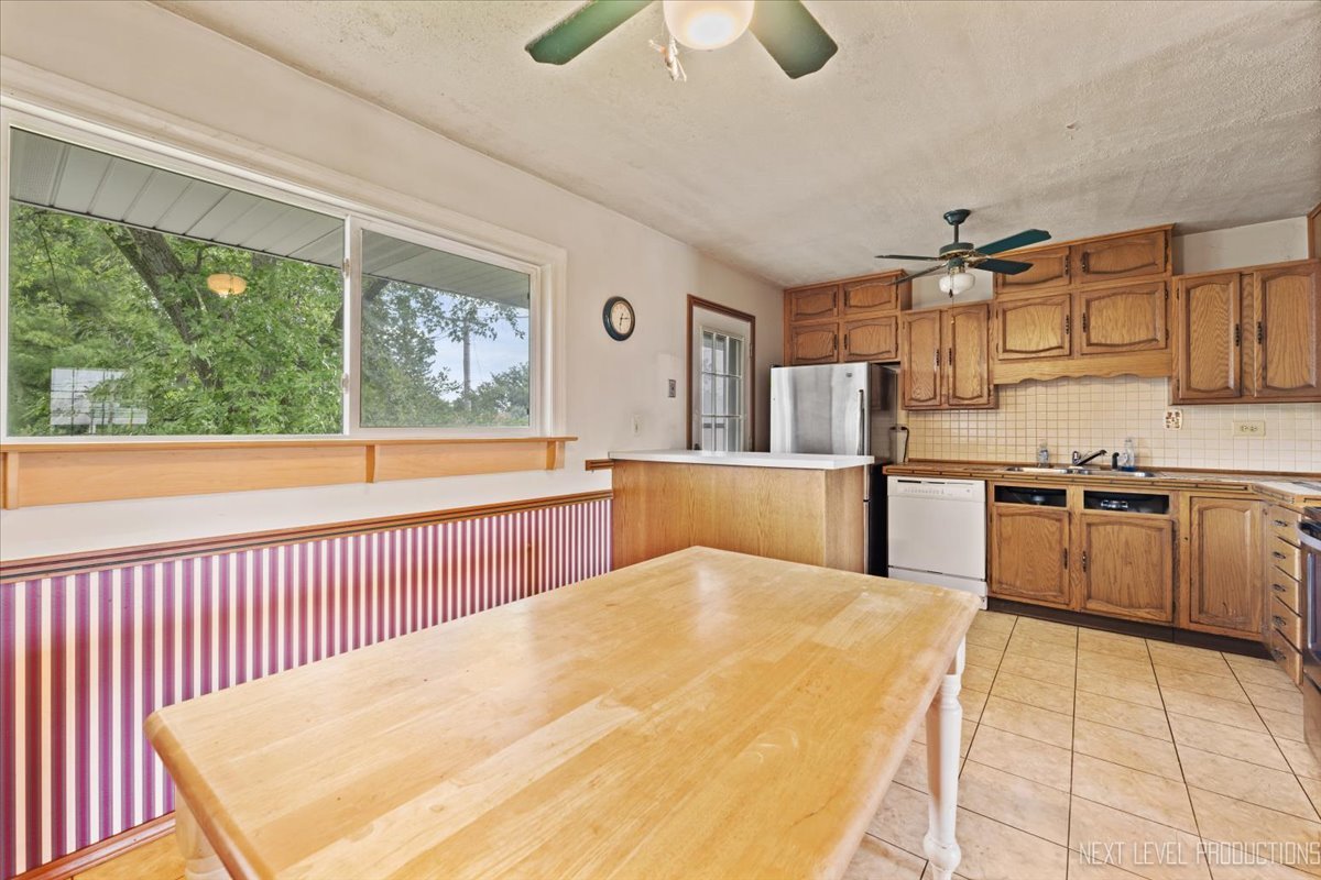 2807 75th Street, Woodridge, IL 60517