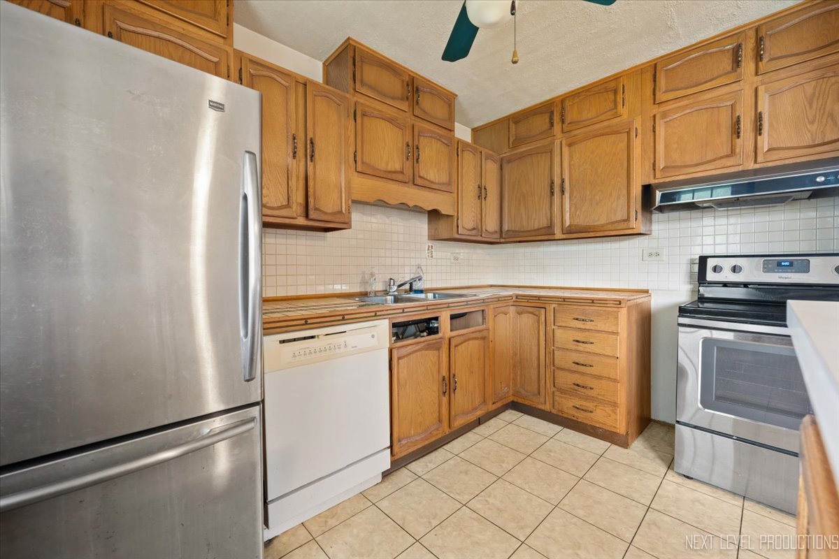 2807 75th Street, Woodridge, IL 60517