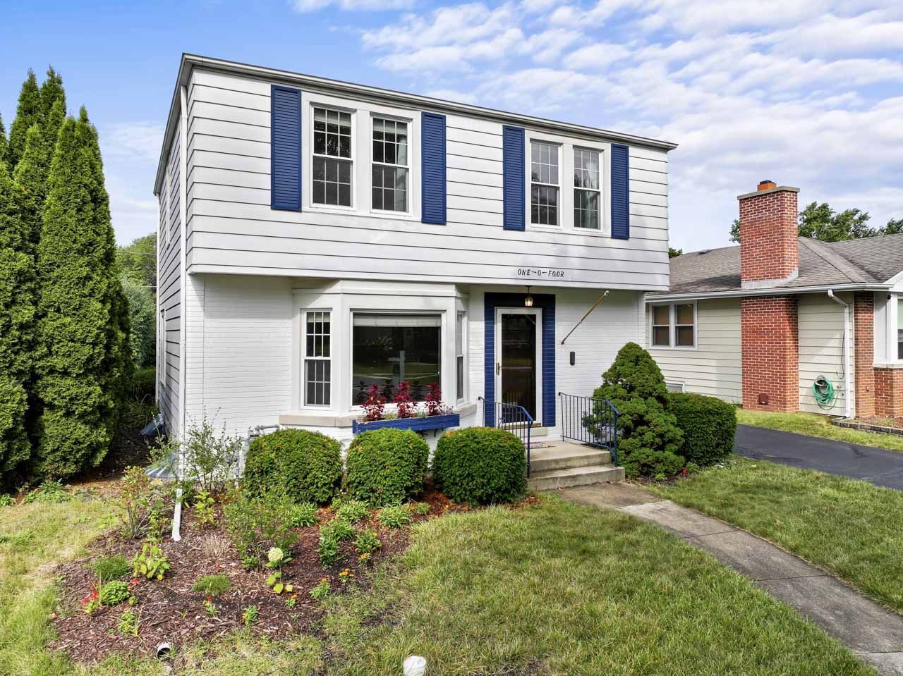 104 S Hi Lusi Avenue, Mount Prospect, IL 60056
