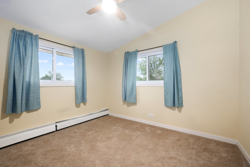 1915 E Clark Street, Diamond, IL 60416