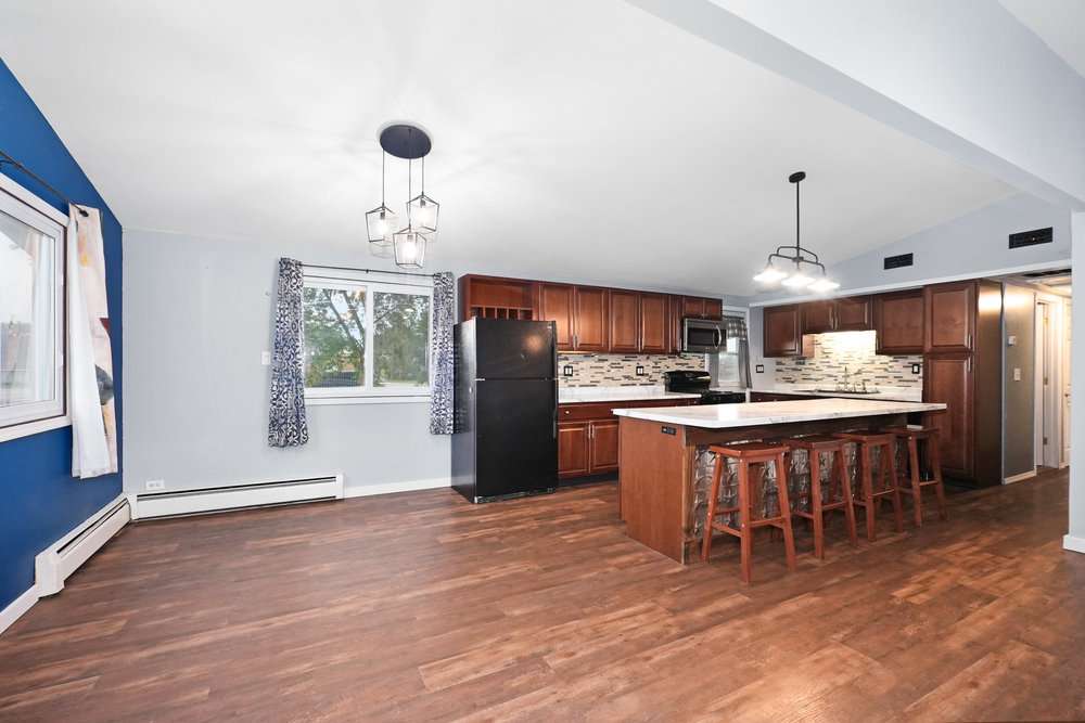 1915 E Clark Street, Diamond, IL 60416