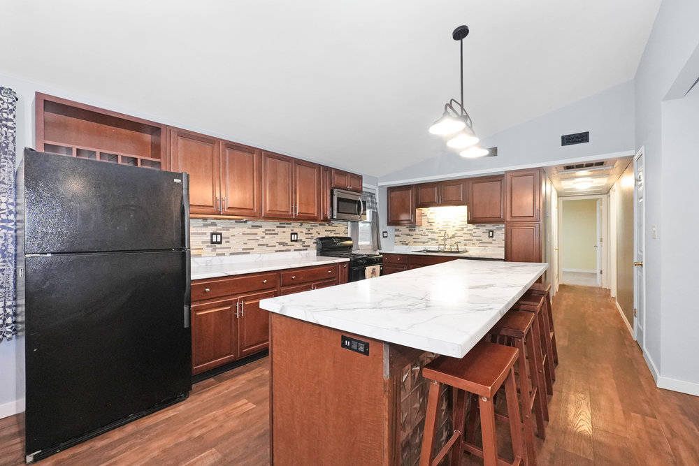 1915 E Clark Street, Diamond, IL 60416
