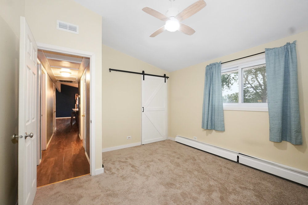1915 E Clark Street, Diamond, IL 60416