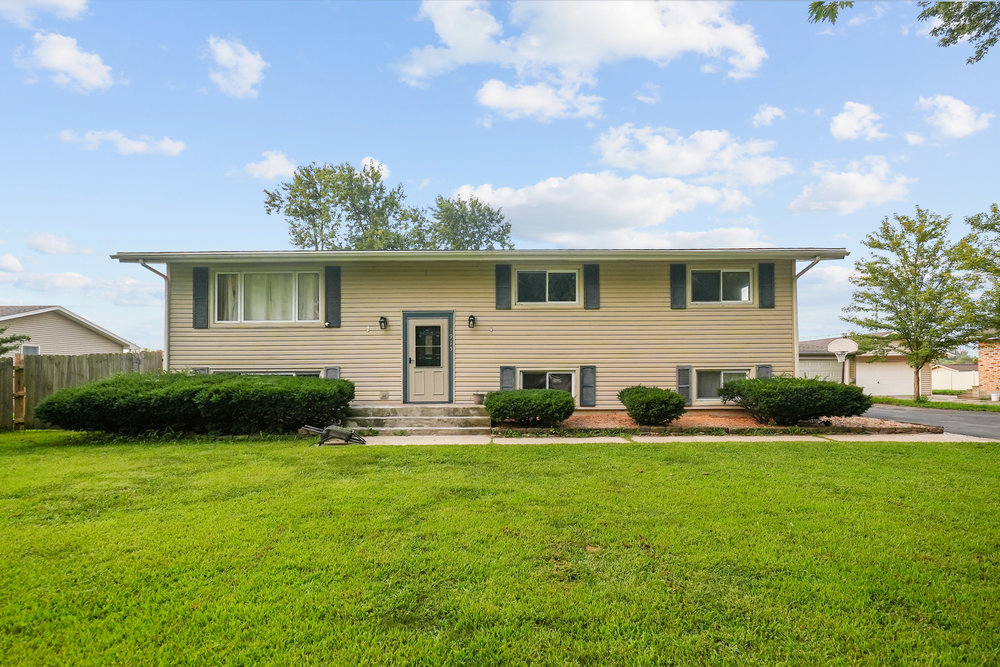 1915 E Clark Street, Diamond, IL 60416