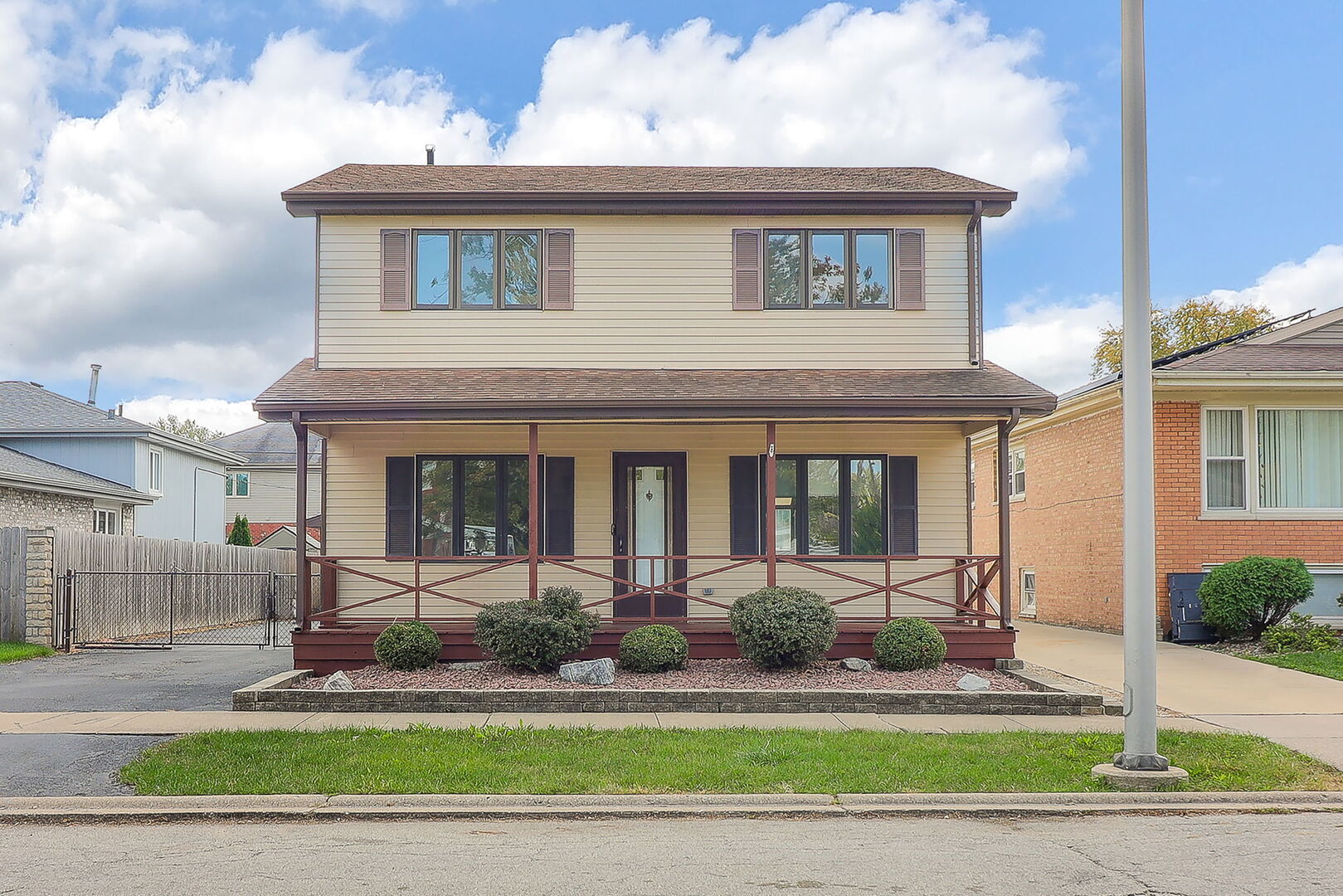5907 W 89TH Street, Oak Lawn, IL 60453