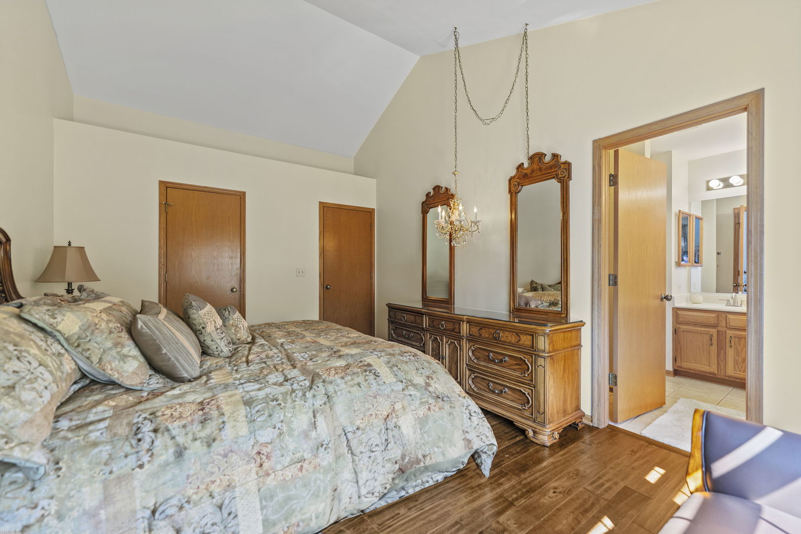 552 Garland Court, Lake Zurich, IL 60047