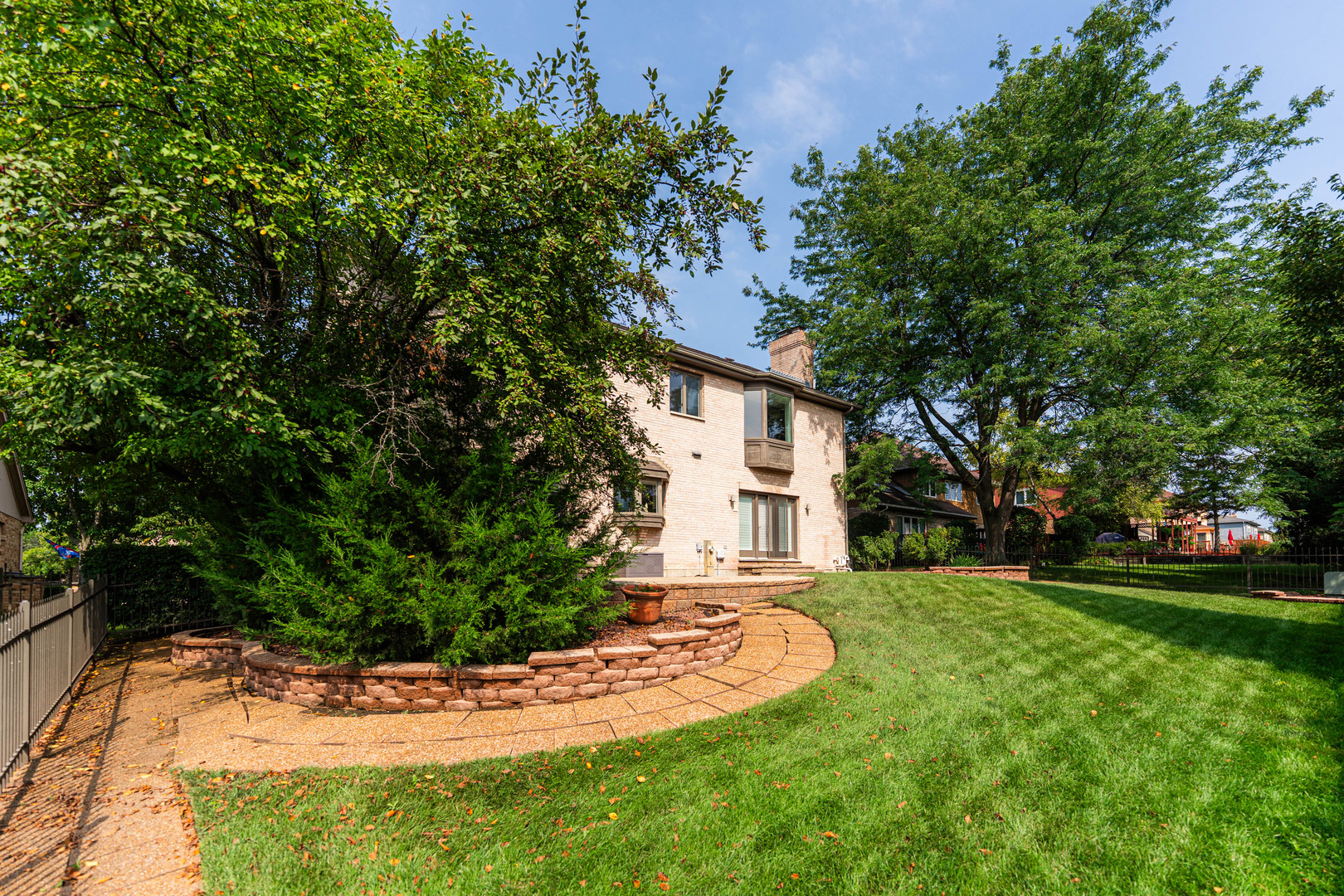 217 Hillandale Drive, Bloomingdale, IL 60108